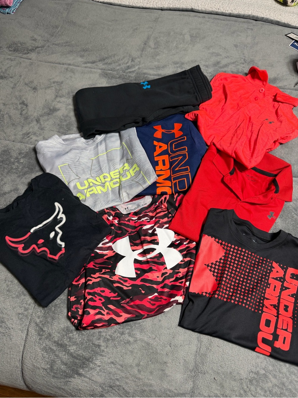 Under Armour Kids lot size small